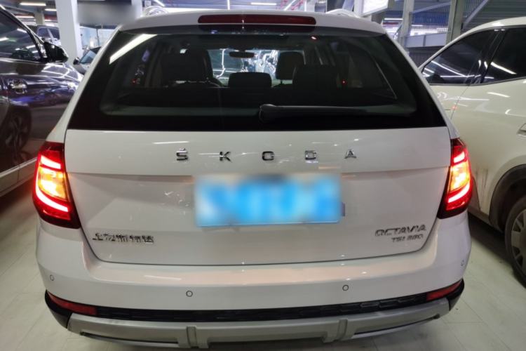 Used Skoda Octavia 2019 TSI280 DSG Luxury Edition Station Wagon China VI Standard Exterior 4