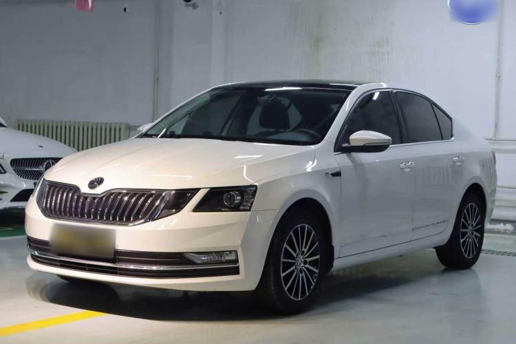 Used Skoda Octavia 2019 1.5L Automatic Smart Drive Luxury Edition China VI Standard Exterior 5
