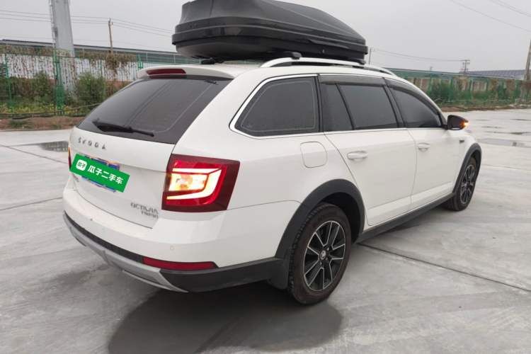 Used Skoda Octavia 2019 Station Wagon TSI230 DSG Luxury Edition China VI Standard Exterior 5