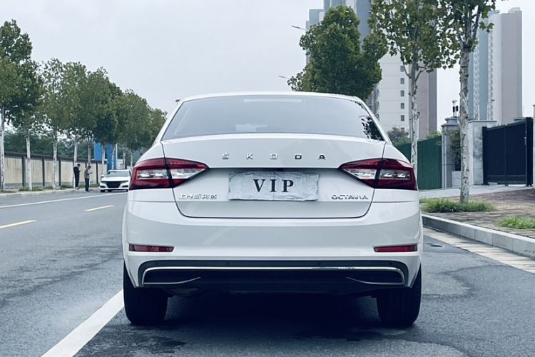 Used Skoda Octavia 2019 1.5L Automatic Smart Drive Luxury Edition China VI Standard Exterior 5