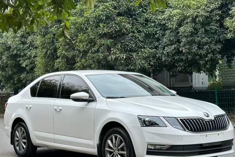 Used Skoda Octavia 2019 TSI230 DSG Smart & Comfort Edition China VI Standard Exterior 5