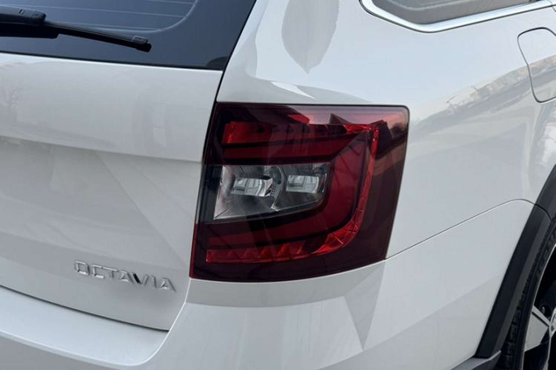 Used Skoda Octavia 2019 TSI280 DSG Luxury Edition Station Wagon China VI Standard Exterior 5