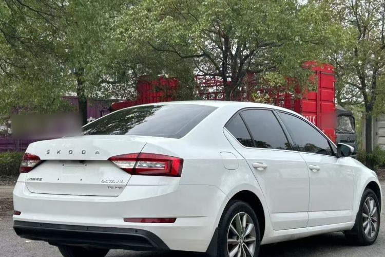 Used Skoda Octavia 2019 TSI230 DSG Smart & Comfort Edition China VI Standard Exterior 6