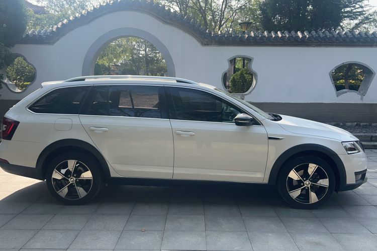 Used Skoda Octavia 2019 TSI280 DSG Luxury Edition Station Wagon China VI Standard Exterior 6