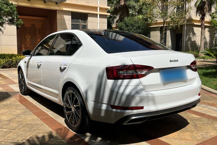 Used Skoda Octavia 2019 TSI280 DSG SmartDrive Luxury Edition China VI Exterior 6