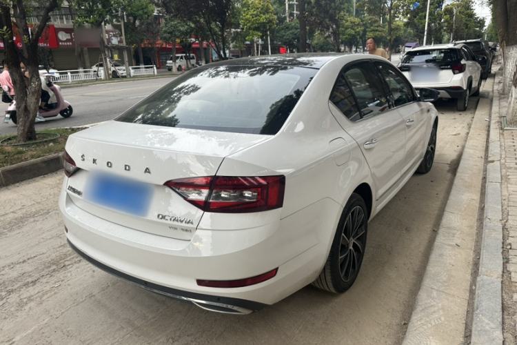 Used Skoda Octavia 2019 TSI280 DSG SmartDrive Luxury Edition China VI Exterior 7