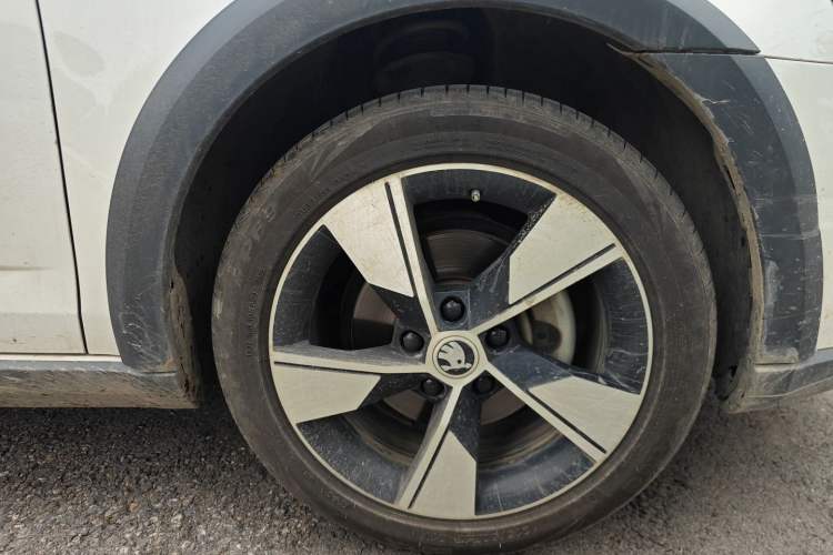 Used Skoda Octavia 2019 TSI280 DSG Luxury Edition Station Wagon China VI Standard Exterior 7