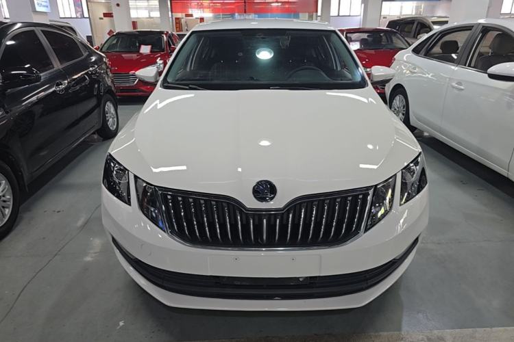 Used Skoda Octavia 2019 TSI230 DSG Smart & Comfort Edition China VI Standard Front