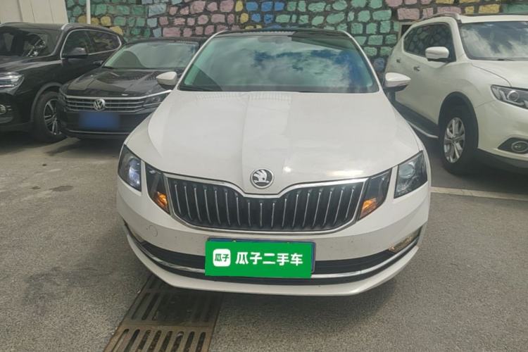 Used Skoda Octavia 2019 1.5L Automatic Smart Drive Luxury Edition China VI Standard Front