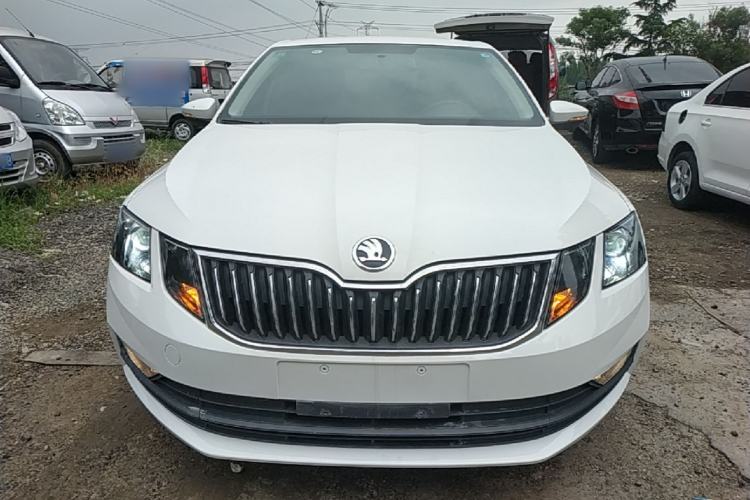 Used Skoda Octavia 2019 1.5L Automatic SmartDrive Comfort Edition China VI Standard Front