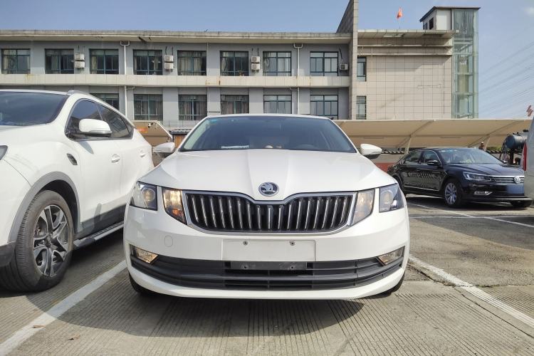 Used Skoda Octavia 2019 1.5L Automatic SmartDrive Comfort Edition China VI Standard Front