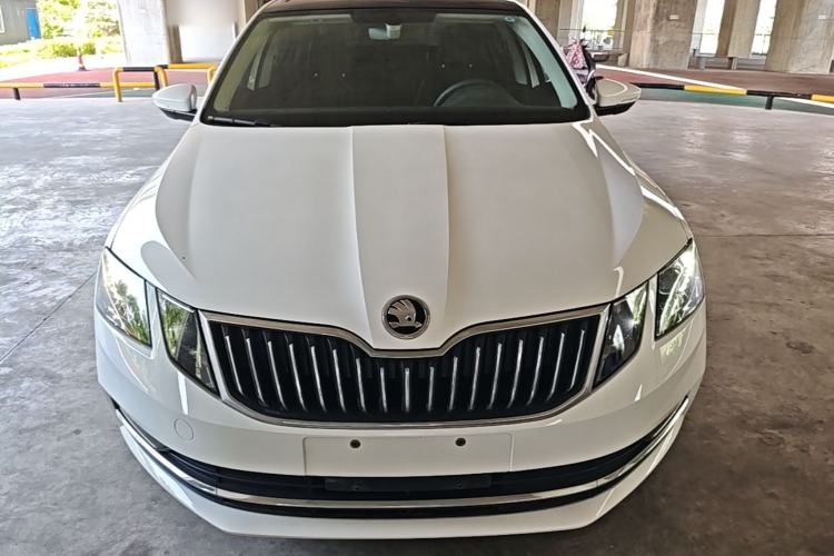 Used Skoda Octavia 2019 1.5L Automatic Smart Drive Luxury Edition China VI Standard Front