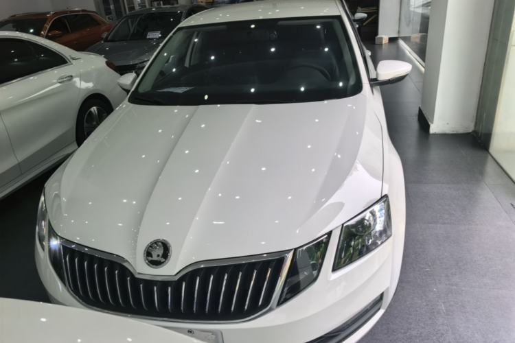 Used Skoda Octavia 2019 TSI230 DSG Smart & Comfort Edition China VI Standard Front
