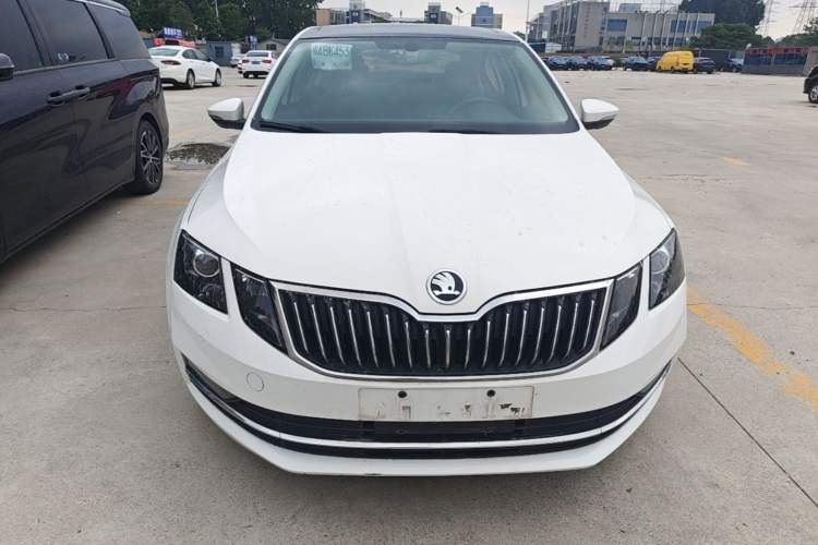 Used Skoda Octavia 2019 1.5L Automatic Smart Drive Luxury Edition China VI Standard Front