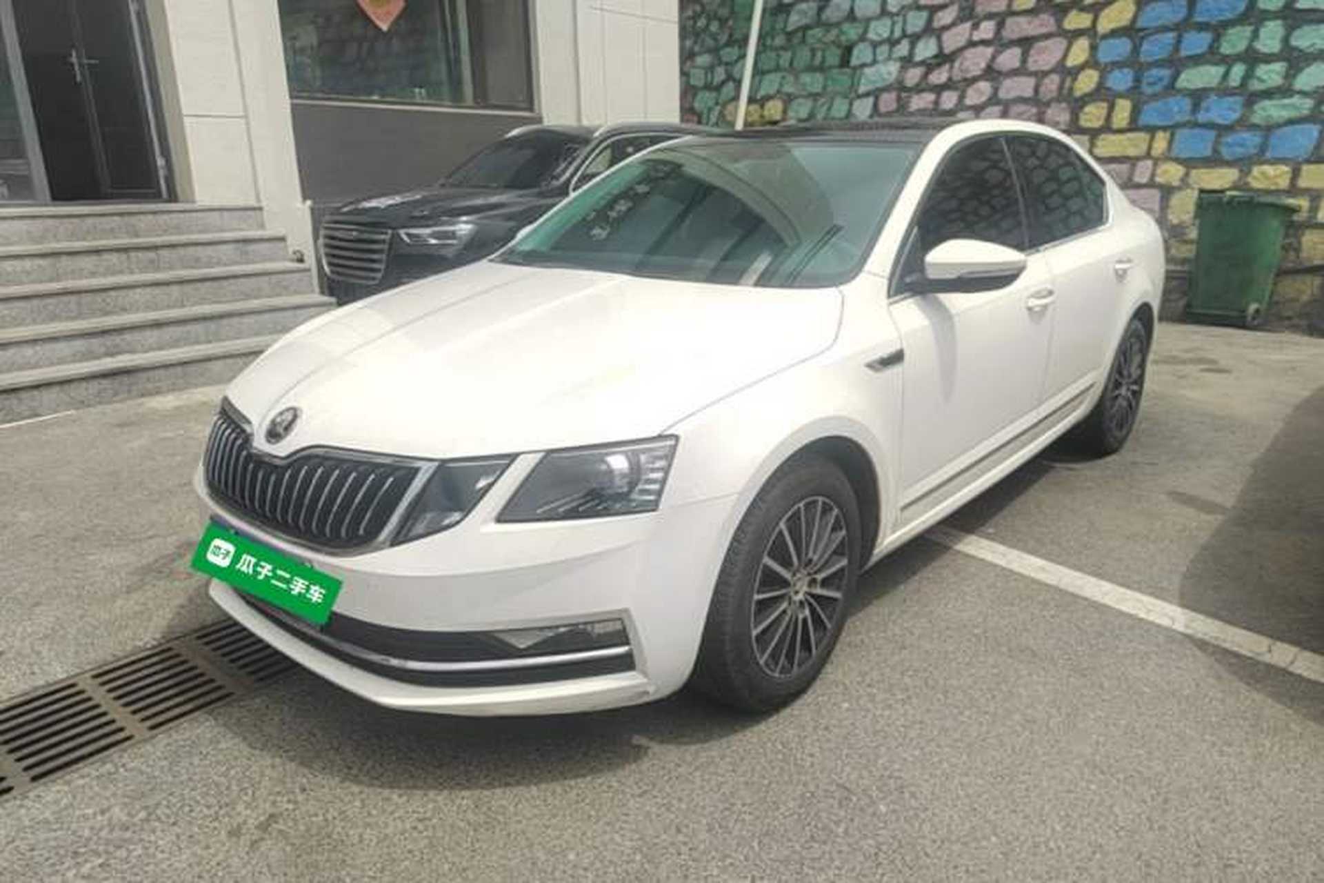 Used Skoda Octavia 2019 1.5L Automatic Smart Drive Luxury Edition China VI Standard Front Left 45 Deg