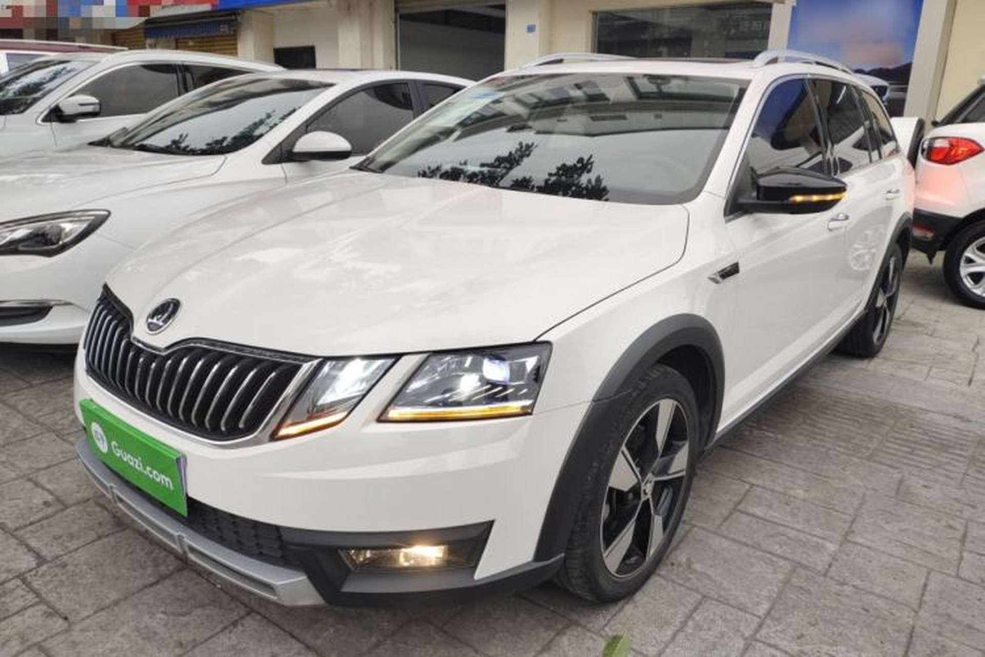Used Skoda Octavia 2019 TSI280 DSG Luxury Edition Station Wagon China VI Standard Front Left 45 Deg