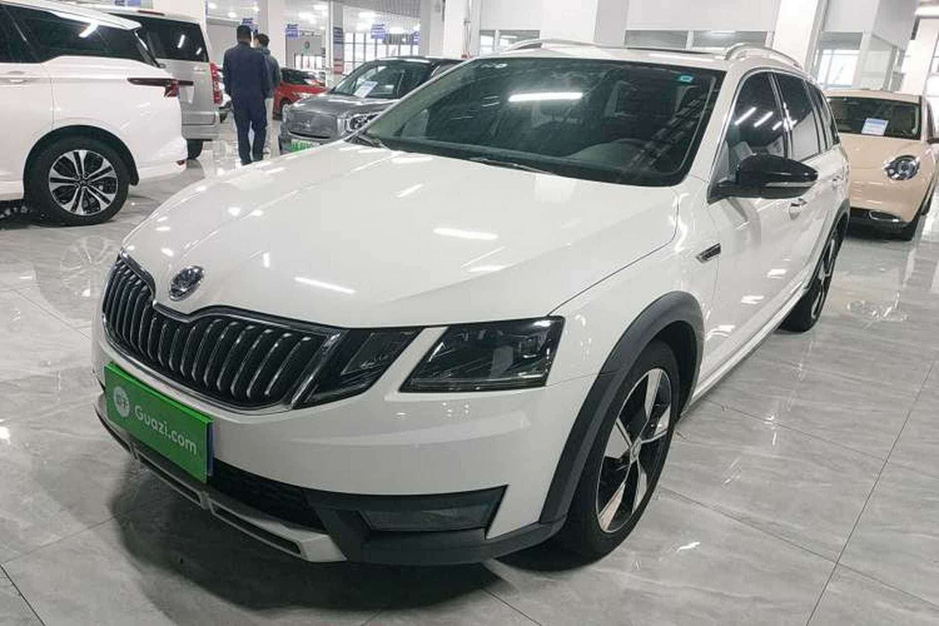 Used Skoda Octavia 2019 TSI280 DSG Luxury Edition Station Wagon China VI Standard Front Left 45 Deg