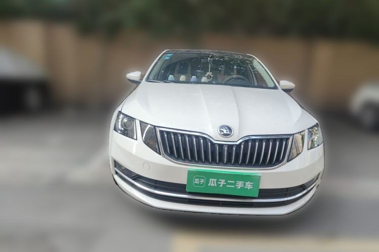 Used Skoda Octavia 2019 1.5L Automatic Smart Drive Luxury Edition China VI Standard Front