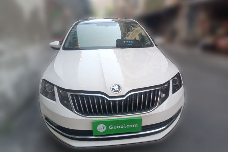 Used Skoda Octavia 2019 1.5L Automatic Smart Drive Luxury Edition China VI Standard Front
