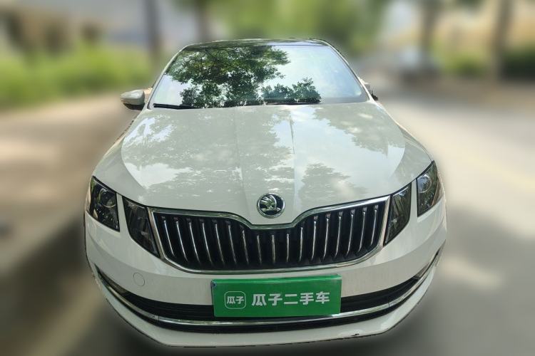 Used Skoda Octavia 2019 1.5L Automatic Smart Drive Luxury Edition China VI Standard Front