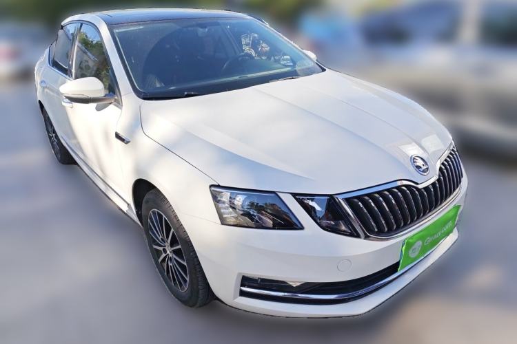 Used Skoda Octavia 2019 TSI230 DSG Luxury Edition Front Right 45 Deg