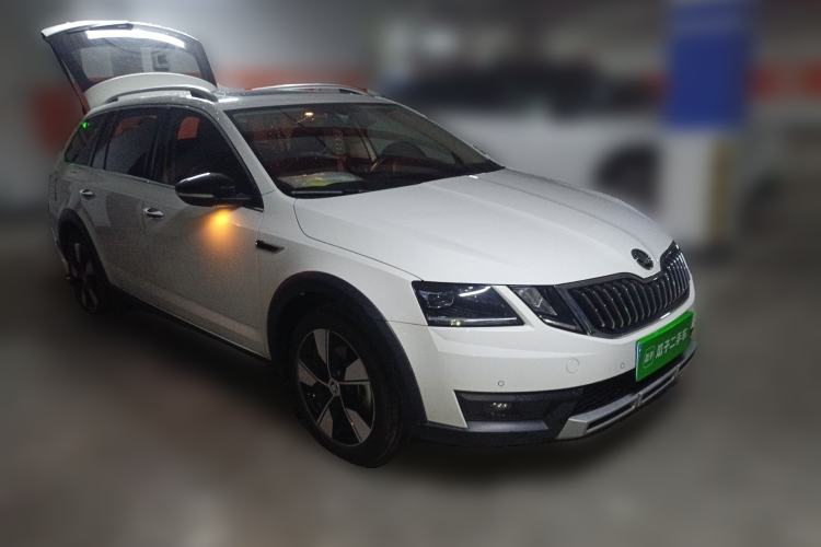Used Skoda Octavia 2019 TSI280 DSG Flagship Wagon China VI Standard Front Right 45 Deg
