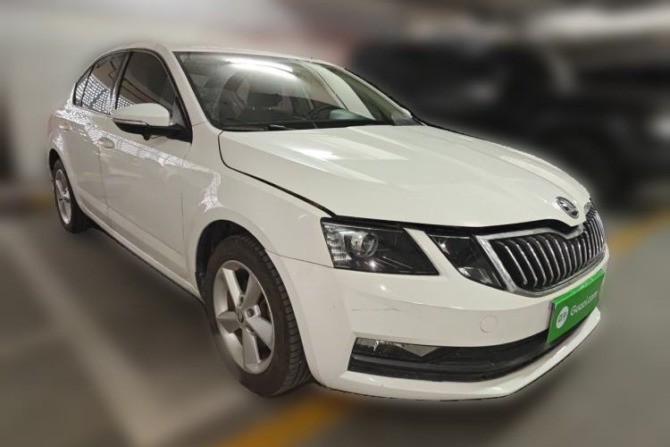 Used Skoda Octavia 2019 1.5L Manual Standard Edition China VI Front Right 45 Deg