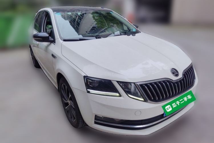 Used Skoda Octavia 2019 TSI280 DSG SmartDrive Luxury Edition China VI Front Right 45 Deg