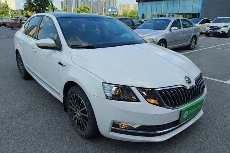 Used Skoda Octavia 2019 1.5L Automatic Smart Drive Luxury Edition China V Standard Front Right 45 Deg