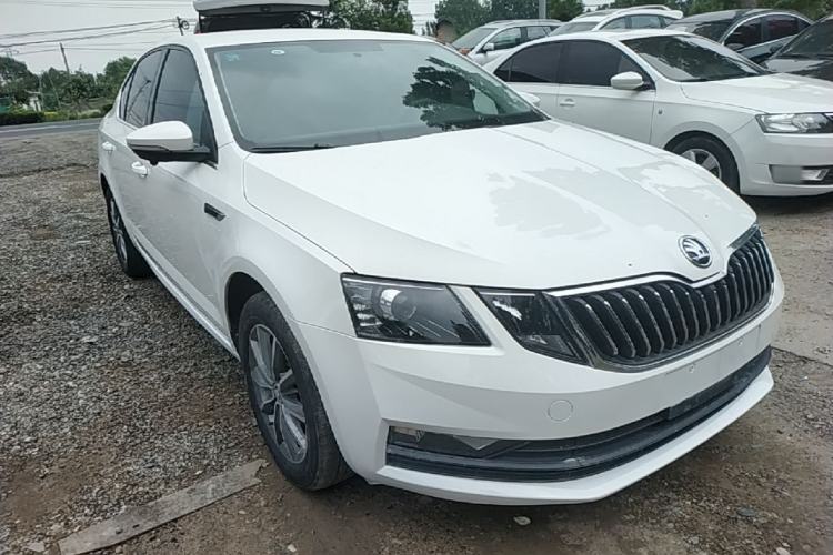 Used Skoda Octavia 2019 1.5L Automatic SmartDrive Comfort Edition China VI Standard Front Right 45 Deg