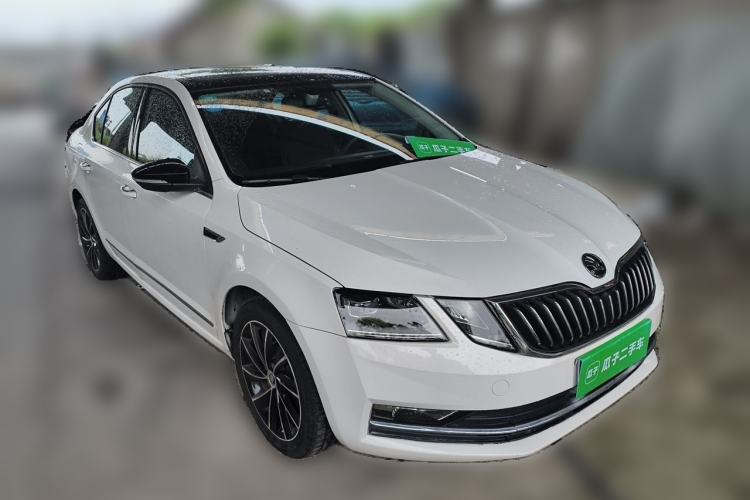 Used Skoda Octavia 2019 TSI280 DSG Luxury Edition Front Right 45 Deg