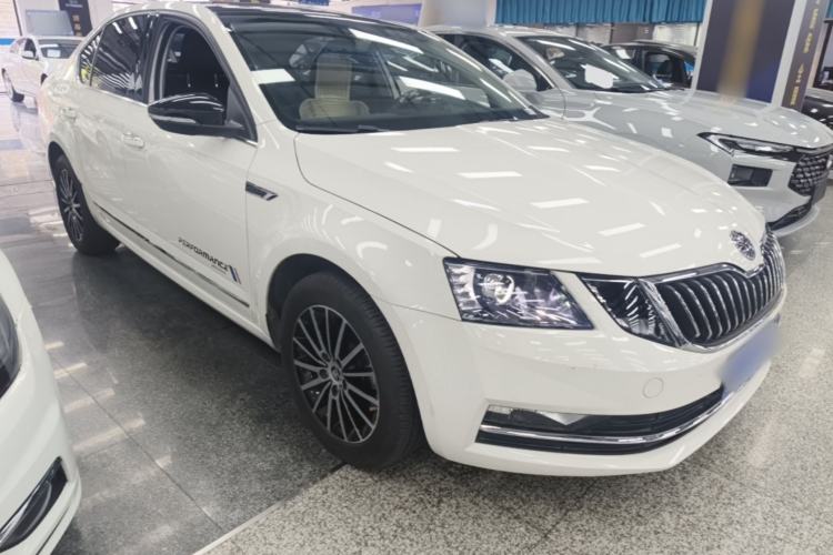 Used Skoda Octavia 2019 1.5L Automatic Smart Drive Luxury Edition China V Standard Front Right 45 Deg