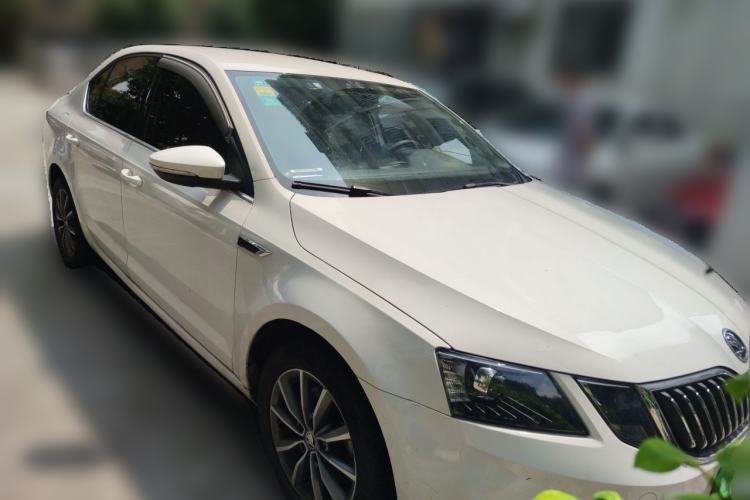 Used Skoda Octavia 2019 1.5L Automatic SmartDrive Comfort Edition China VI Standard Front Right 45 Deg