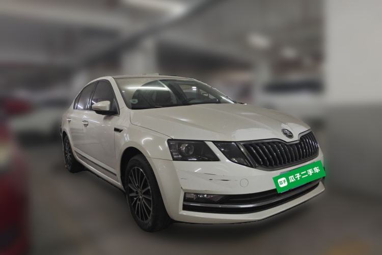 Used Skoda Octavia 2019 TSI230 DSG Luxury Edition Front Right 45 Deg