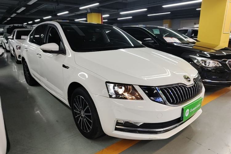 Used Skoda Octavia 2019 TSI230 DSG Luxury Edition Front Right 45 Deg