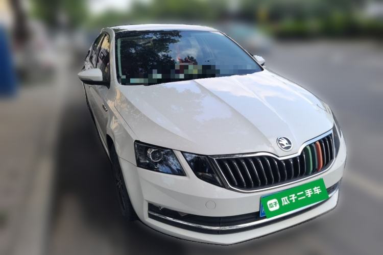 Used Skoda Octavia 2019 1.5L Automatic Luxury Edition Front Right 45 Deg
