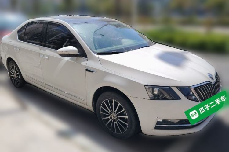 Used Skoda Octavia 2019 TSI230 DSG Luxury Edition Front Right 45 Deg