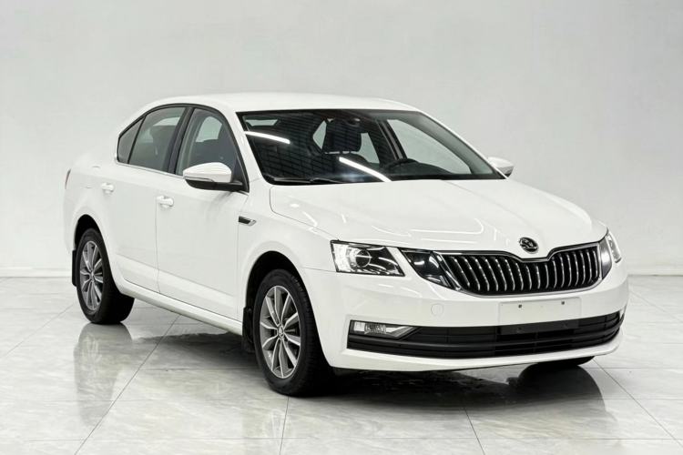 Used Skoda Octavia 2019 1.5L Automatic Comfort Edition Front Right 45 Deg