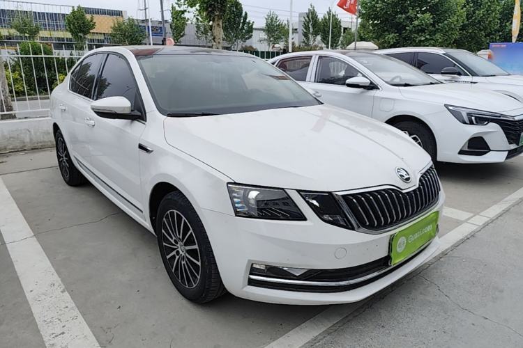 Used Skoda Octavia 2019 TSI230 DSG SmartDrive Luxury Edition China VI Front Right 45 Deg