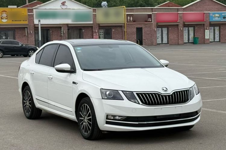 Used Skoda Octavia 2019 1.5L Automatic Smart Drive Luxury Edition China V Standard Front Right 45 Deg