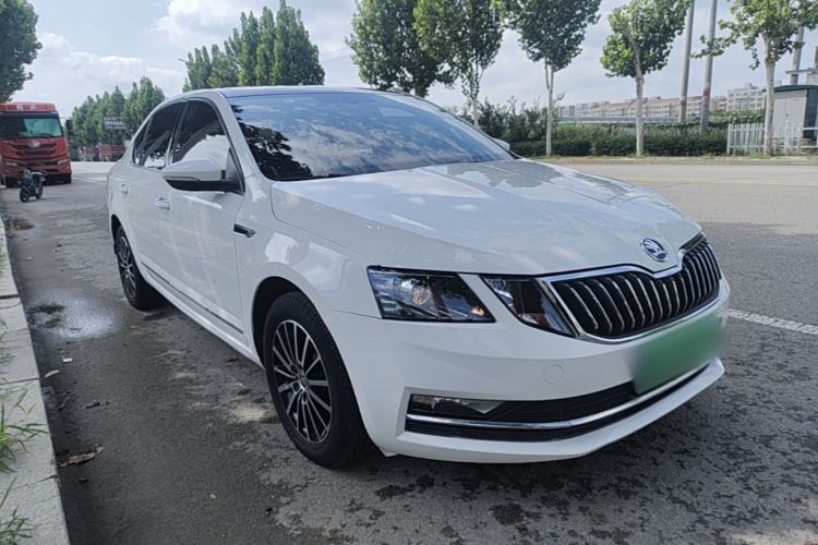 Used Skoda Octavia 2019 TSI230 DSG SmartDrive Luxury Edition China VI Front Right 45 Deg