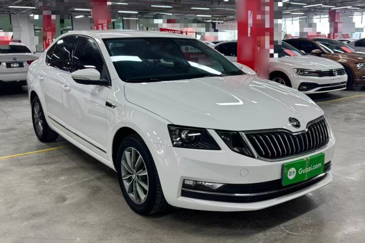 Used Skoda Octavia 2019 1.5L Automatic SmartDrive Comfort Edition China VI Standard Front Right 45 Deg