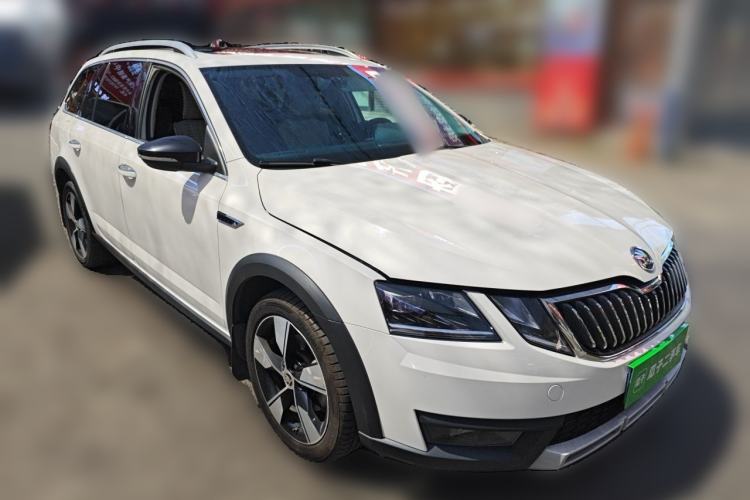 Used Skoda Octavia 2019 TSI280 DSG Luxury Edition Station Wagon China VI Standard Front Right 45 Deg