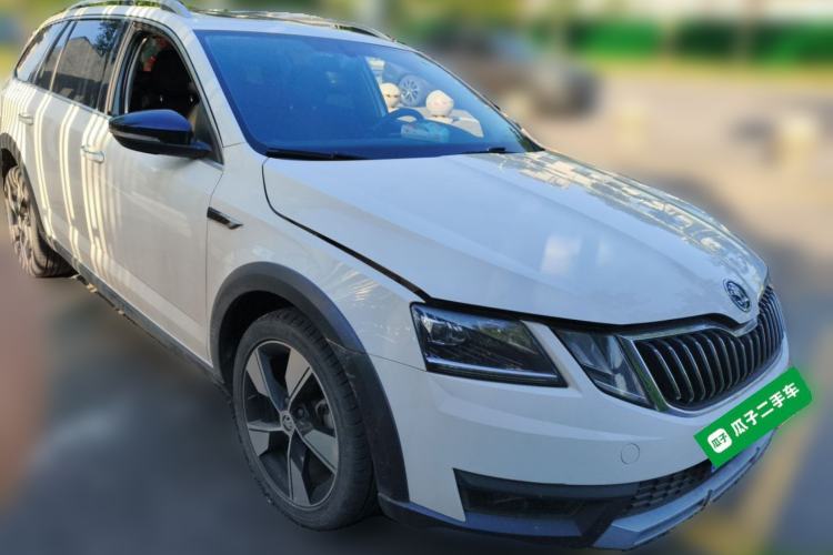 Used Skoda Octavia 2019 TSI280 DSG Luxury Edition Station Wagon China VI Standard Front Right 45 Deg