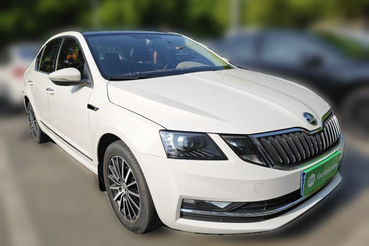 Used Skoda Octavia 2019 TSI230 DSG SmartDrive Luxury Edition China VI Front Right 45 Deg