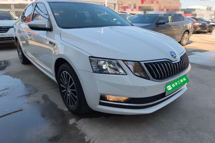Used Skoda Octavia 2019 TSI230 DSG Luxury Edition Front Right 45 Deg