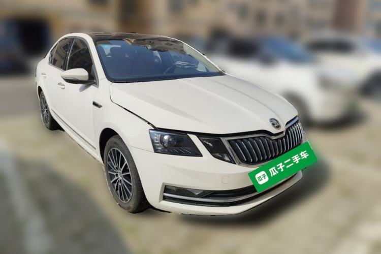 Used Skoda Octavia 2019 1.5L Manual SmartDrive Luxury Edition China VI Standard Front Right 45 Deg