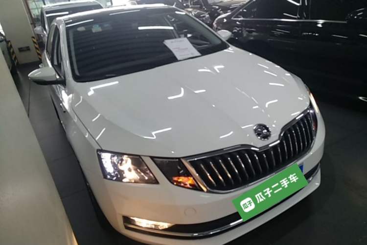 Used Skoda Octavia 2019 TSI230 DSG SmartDrive Luxury Edition China VI Front Right 45 Deg