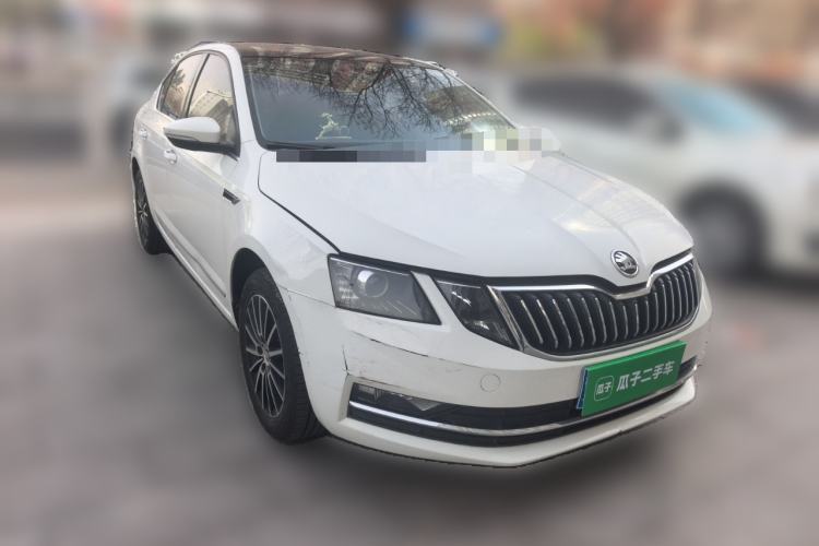 Used Skoda Octavia 2019 1.5L Manual Luxury Edition Front Right 45 Deg