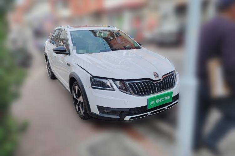 Used Skoda Octavia 2019 TSI280 DSG Luxury Edition Station Wagon China VI Standard Front Right 45 Deg